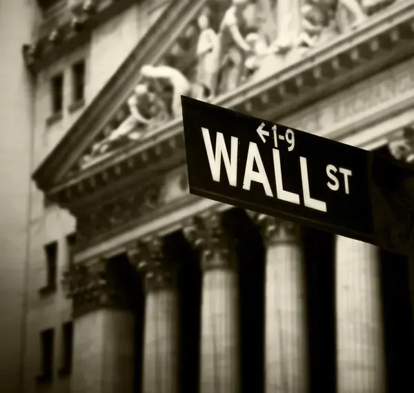 image of wall street sign in ny